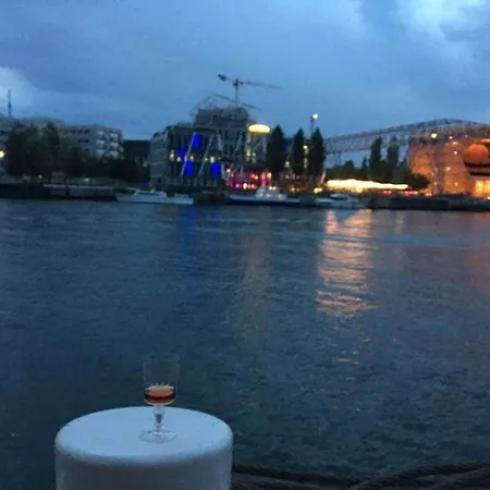 Charmante Dans Péniche Avec Terrasse Privée Et Vue Imprenable * La Mulatiere