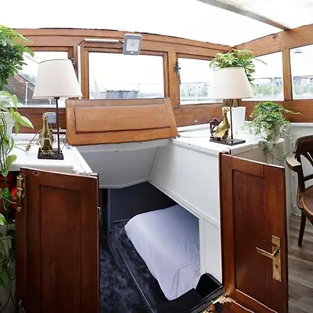 Botel Charmante Dans Péniche Avec Terrasse Privée Et Vue Imprenable La Mulatiere
