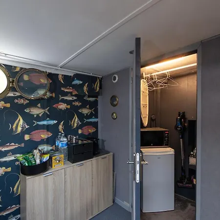 Charmante Dans Péniche Avec Terrasse Privée Et Vue Imprenable Botel *