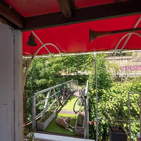 Charmante Dans Peniche Avec Terrasse Privee Et Vue Imprenable La Mulatiere